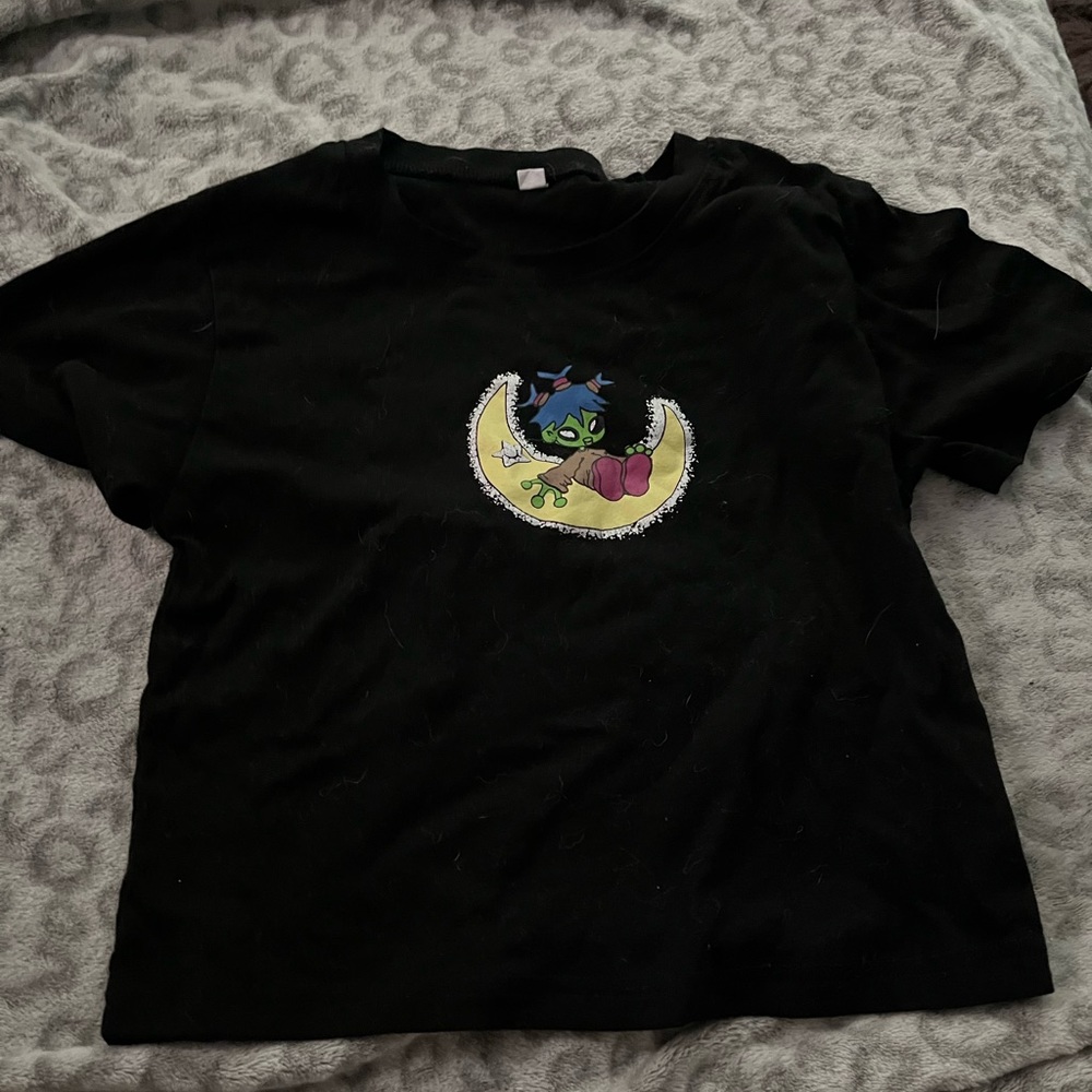 Graphic round neck tee